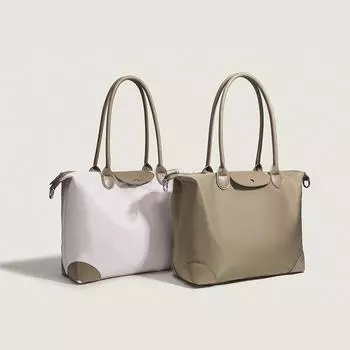 Водонепроницаемая нейлоновая ткань Большая вместительная дорожная сумка через плечо Tote Commuter Dumpling Bag Straddle Tote Bag One Size чёрный