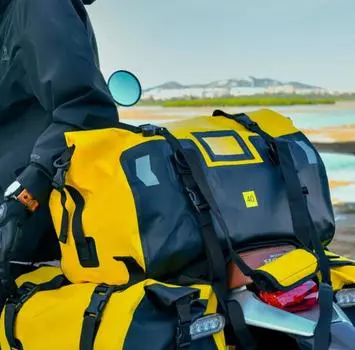 Водонепроницаемая сумка Napok, модифицированная ПВХ, желтая ночная светоотражающая горизонтальная сумка, сумка для рюкзака для верховой езды, водонепроницаемая сумка для мотоциклетного хвоста 40L 50 x 30 x 32 жёлтый/чёрный