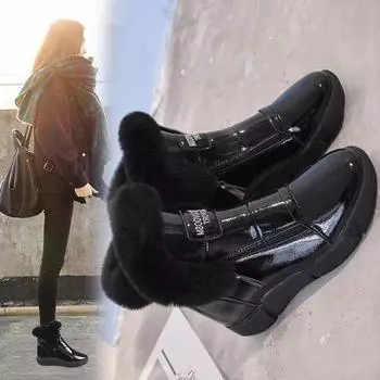 Водонепроницаемые зимние ботинки средней высоты для женщин 2024 года, новые бархатные нескользящие короткие ботинки с плоской подошвой на молнии, повседневные ботинки из хлопка на толстой подошве 35 чёрный