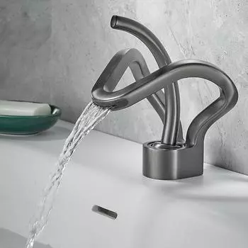 Водопад Креативный смеситель для ванной комнаты Смеситель для раковины Смеситель для горячей и холодной воды с креплением на бортике Кран с латунным корпусом Одноотверстие Смесители
