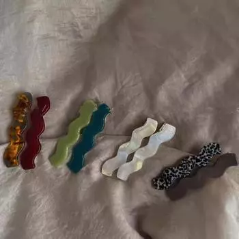 Волнистые ацетатные шпильки : Набор из 2 однорядных зажимов, универсальные ретро-челки и дизайн «утконос»