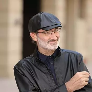 Восьмиугольная кепка мужская осенне-зимняя кепка из искусственной кожи в стиле ретро для художников, женская кепка литературного газетчика, кепка для пожилых людей из кожи, шляпа с вышитым вперед язычком утки M56-58cm чёрный