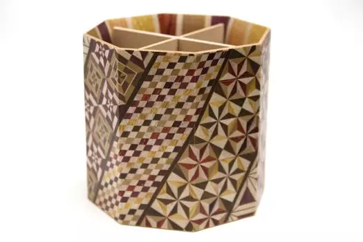 Восьмиугольная подставка для ручек «Маркетри» «Маркетри» Хаконэ Маруяма Буссан (большой)