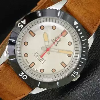 ВОССТАНОВЛЕННЫЕ ШВЕЙЦАРСКИЕ 40-ММ МУЖСКИЕ ЧАСЫ TITUS С ПОВОРОТНЫМ БЕЗЕЛЕМ И СЕРЕБРИСТЫМ ЦИФЕРБЛАТОМ a432713-2 R113-a432713