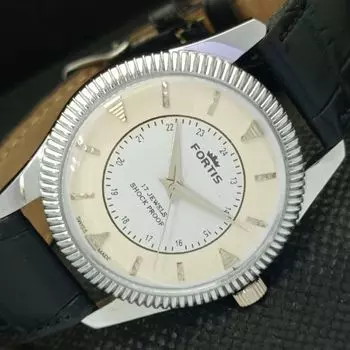 ВОССТАНОВЛЕННЫЕ ШВЕЙЦАРСКИЕ МУЖСКИЕ НАРУЧНЫЕ ЧАСЫ С ЗАВОДОМ a308137-1 лот587a-a308137