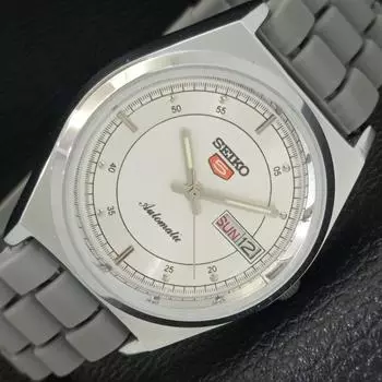 ВОССТАНОВЛЕННЫЕ ВИНТАЖНЫЕ МУЖСКИЕ ЧАСЫ SEIKO 5 AUTOMATIC JAPAN СЕРЕБРЯНЫЙ ЦИФЕРБЛАТ a434686-2 R121-a434686