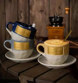 Восточно-средневековый стиль Надписи Саудовский стиль Креативные керамические пары Молоко Лед Кофейная чашка Чайная чашка Офисная чашка и блюдце Подарочный набор жёлтый