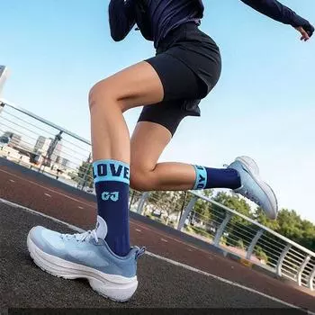 Впитывающие носки без косточек Износостойкие носки до середины голени Модные спортивные носки для мужчин и женщин 40-44 чёрный