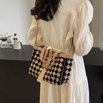 Вязаная сумка Женская маленькая квадратная сумка Сумка через плечо Diamond