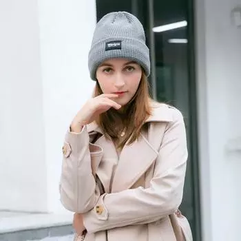 Вязаная светоотражающая шапка ветрозащитная высокоэластичная купольная хип-хоп уличный стиль ночной бег трусцой серый