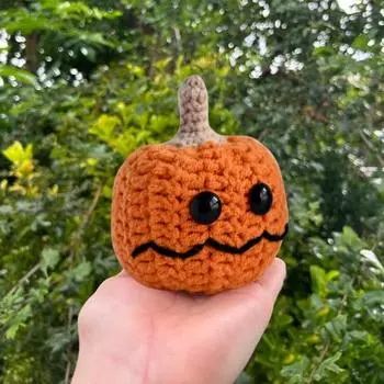 Вязаная тыква ручной работы на Хэллоуин с карточкой, шерстяная вязаная крючком игрушка-тыква, украшение на Хэллоуин для домашнего декора стола A