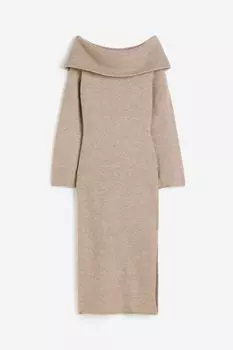 Вязаное платье с открытыми плечами