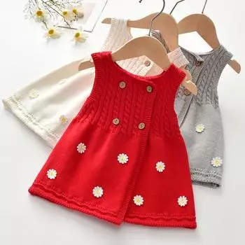 Вязаный кардиган без рукавов для девочек. Детский двубортный свитер с вышивкой. 90