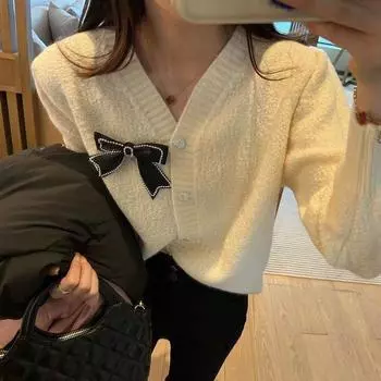 Вязаный кардиган, верхняя одежда для женщин, осенне-зимний новый свитер с бантом, корейский свободный свитер с v-образным вырезом и пуговицами в форме сердца, женский топ One Size чёрный