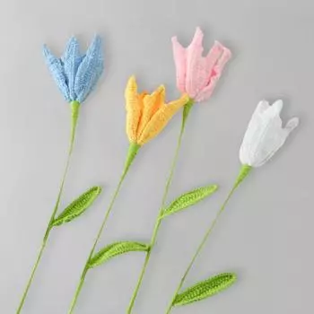 Вязаный крючком букет лилий, яркий цвет, не выцветающий, реалистичный, ручной работы, поделки, цветы, подарки, домашнее свадебное украшение синий