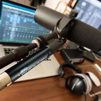 Встроенный микрофонный предусилитель с низким уровнем шума, порт подключения XLR для сцены динамического микрофона чёрный