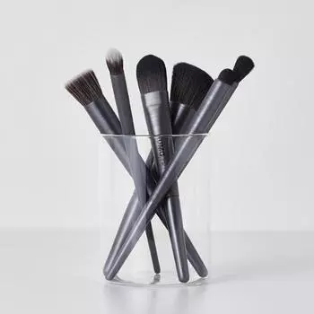 Выберите 1 из 5 видов кистей Kumo Tapered blending brush