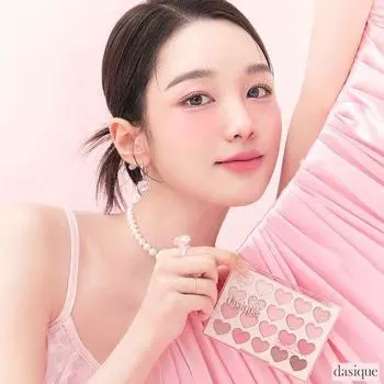 Выберите 1 из 7 палеток теней Daisyque Mood (запланированный/единичный элемент) 04 Light Lavender