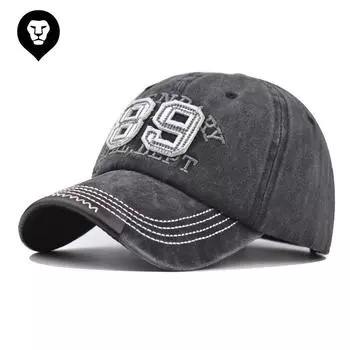 Вымытая хлопковая бейсболка с объемной вышивкой. Вымытая старая бейсболка с буквой 89. Adjustable бордовый