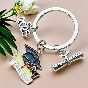 Выпускной сезон 2025 года, брелок в виде книжной шапки, креативный подарок, уникальный держатель для ключей, памятный брелок для ключей, сумка, кулон, многофункциональный