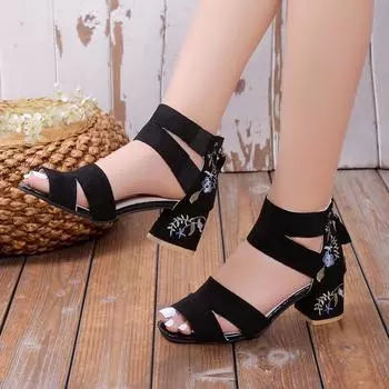 Вышитые цветы, открытый носок, каблук-мешок, римские туфли, женские летние босоножки на высоком массивном каблуке 2024 года, модные босоножки больших размеров 35