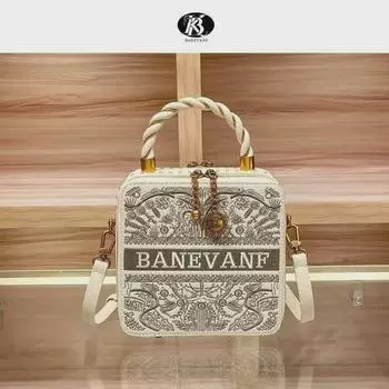 Вышитые парфюмерные сумки весна/лето 2024: Модные, популярные женские сумки через плечо и через плечо чёрный