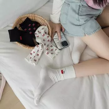 Вышитые вишневые женские носки японская мода вязаные хлопковые черные белые длинные носки женские милые женские носки Лолита кавайные оборки