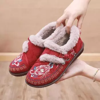 Вышитые зимние нескользящие сапоги для бабушки на бархатной подкладке 41 красный