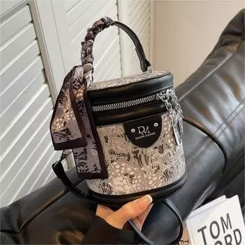 Высокая мода повседневная нишевая текстура сумка-ведро 2024 новая женская сумка тренд универсальная сумка-мессенджер знаменитостей из Интернета для женщин чёрный