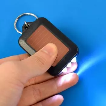 Высокая твердость водонепроницаемый пластиковый аксессуар для ключей с факелом на солнечной энергии синий