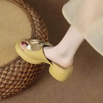 Высокий каблук до 5 см, симпатичные шлепанцы, шлепанцы для женщин, кавайные женские тапочки, летняя распродажа, водонепроницаемые сандалии маленького размера 35