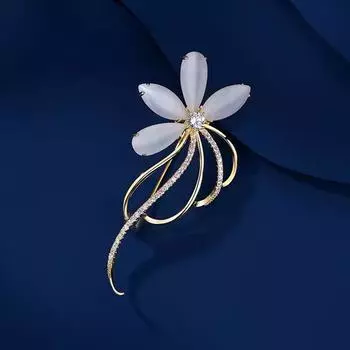 Высококачественная брошь-цветок Женская модная атмосферная брошь Легкая роскошная нишевая дизайнерская булавка для костюма Аксессуары