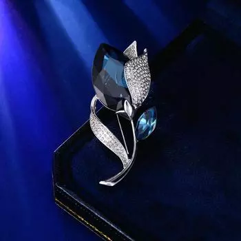 Высококачественная брошь в виде цветка из кристаллов, антилегкая роскошь, высококачественный новый легкий роскошный темпераментный блейзер, аксессуары для осени и зимы фиолетовый