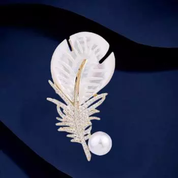 Высококачественная брошь в виде пера из натурального пресноводного жемчуга Элегантная атмосфера Высококачественный корсаж Костюм Аксессуары Булавка в виде пера