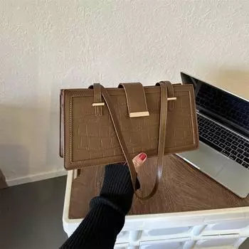 Высококачественная французская сумка нишевого дизайна для женщин 2024 года, новая универсальная одноместная сумка подмышкой в иностранном стиле, популярная маленькая квадратная сумка чёрный