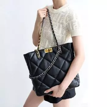 Высококачественная маленькая ароматная овчина сетчатая сумка-цепочка + новая модная большая вместительная ручная сумка-тоут через подмышку 29x9x32cm чёрный