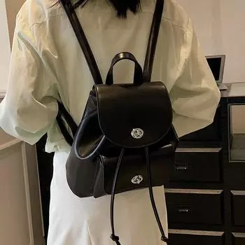 Высококачественная маленькая женская сумка 2024 года, новый модный и универсальный рюкзак, корейская школьная сумка, нишевая сумка для прогулок No specification чёрный
