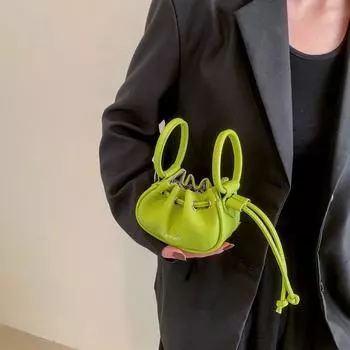 Высококачественная модная мини-сумка-ведро 2024 года, новая модель для родителей и детей, косая маленькая сумка, популярная среди девочек чёрный