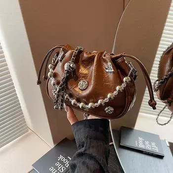 Высококачественная нишевая сумка женская летняя 2024 новая модная сумка-мессенджер с цепочкой женская популярная плиссированная сумка-ведро серебряный