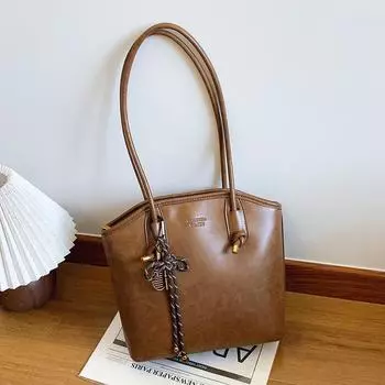 Высококачественная сумка-тоут в стиле ретро: Женская сумка через плечо и подмышку 2024 года, осень/зима 25*9*25 грязно-белый