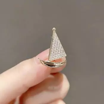 Высококачественная темно-синяя парусная лодка, маленькая булавка, фиксированная пряжка для одежды, универсальная изысканная брошь, аксессуары для женского кардигана и костюма, небольшой корсаж