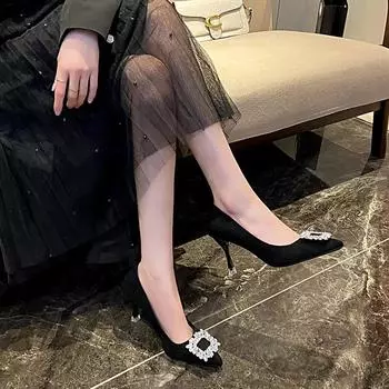 Высококачественная женская обувь на низком каблуке для женщин, модные кристально-твердые туфли для офиса и карьеры, сексуальные туфли с острым носком для женщин 34 чёрный