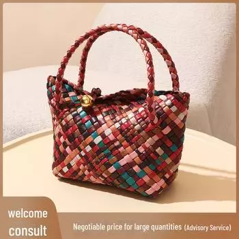 Высококачественная женская плетеная сумка цвета радужной овчины — большая вместимость, натуральная кожа, идеально подходит для поездок на работу и для совместного использования с ребенком.