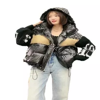 Высококачественная зимняя новинка 2024 года, пуховик с капюшоном, вязаными рукавами, с буквенным жаккардом, женское короткое пальто прилив S reference weight 90-65kg тёмно-синий