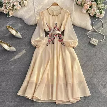 Высококачественное легкое роскошное темпераментное платье трапециевидной формы с круглым вырезом и ромбовидными шипами, с длинными рукавами и талией M белый