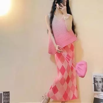 Высококачественное маленькое платье, стиль с небольшим ароматом, уменьшающим возраст, новый плиссированный комплект из двух предметов для женщин на лето One Size розовый