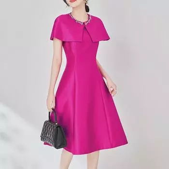 Высококачественное платье-накидка без рукавов с отделкой в виде бриллиантовых гвоздей L розы красного