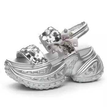 Высококачественные 8 см синтетические кроссовки из натуральной кожи с воздушной сеткой, летние женские удобные сандалии на вулканизированной платформе и танкетке 33 серебряный