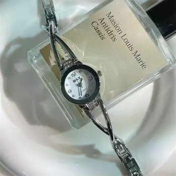 Высококачественные часы-браслет для студенток, модные ретро-модные простые маленькие часы с тонким ремешком