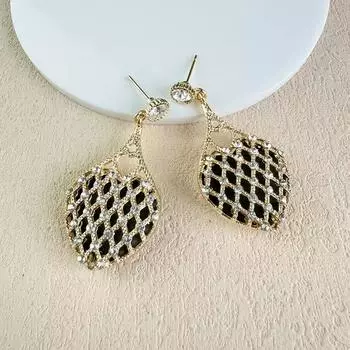 Высококачественные металлические полые хрустальные серьги-гвоздики Love, модные универсальные нишевые дизайнерские легкие роскошные серьги для женщин